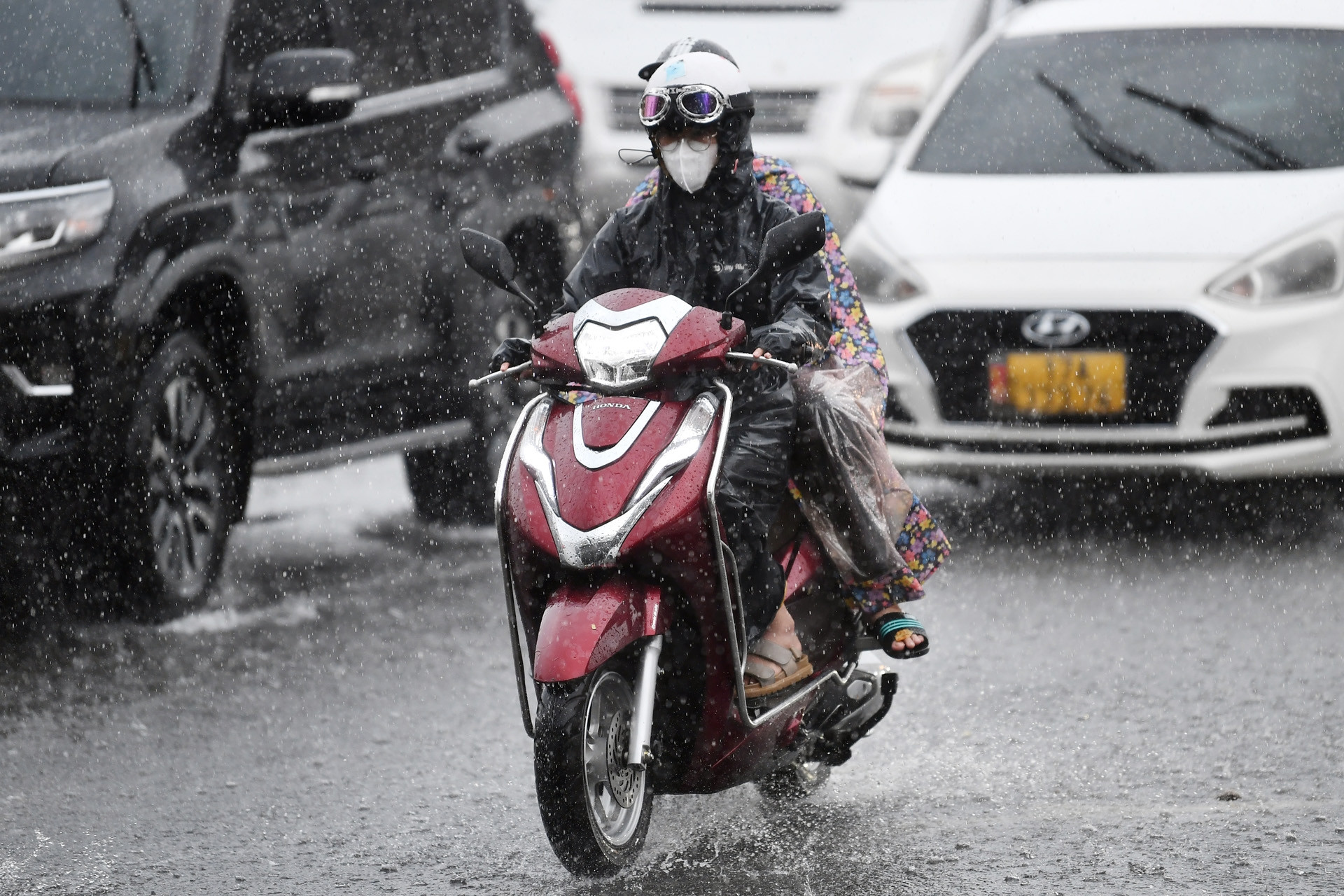 Dự báo thời tiết 17/9: Miền Bắc đến Nghệ An tiếp tục mưa lớn tầm tã