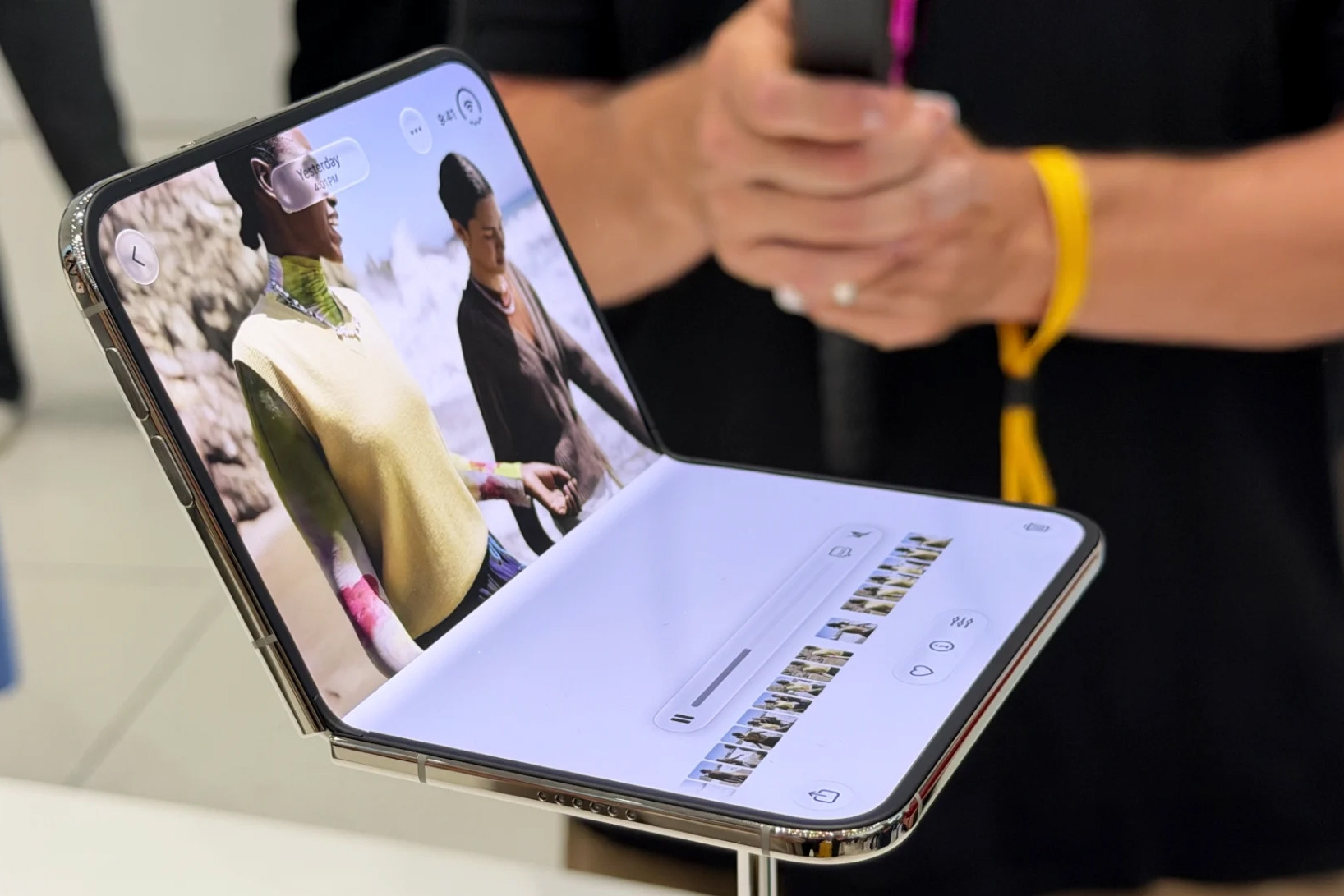 Apple bị nghi chưa giải quyết được điểm yếu cố hữu trên iPhone Duo