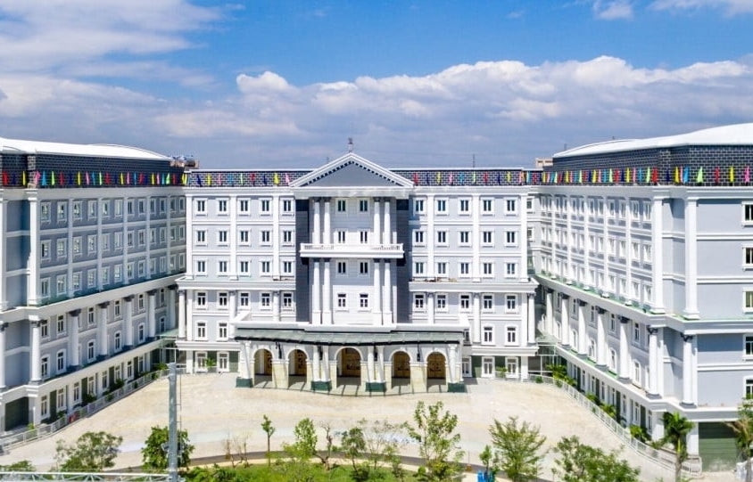 Hàng trăm trung tâm ngoại ngữ, tin học ở TPHCM bị giải thể, thu hồi quyết định
