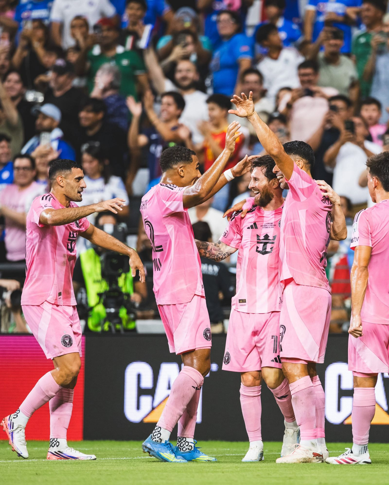 https://static-images.vnncdn.net/vps_images_publish/000001/000003/2026/9/17/messi-inter-mimia-541.jpg