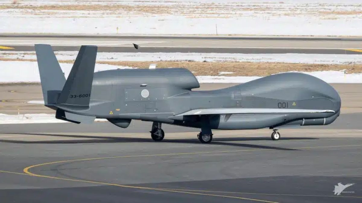 RQ 4B Global Hawk Nhật Bản rơi 2.jpg