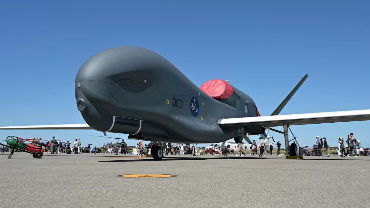 RQ 4B Global Hawk Nhật Bản rơi 3.jpg