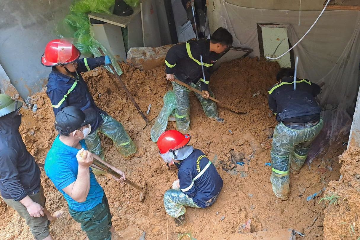 Sau vụ sạt lở đất khiến 3 người tử vong, Phú Thọ yêu cầu khẩn cấp di dời dân