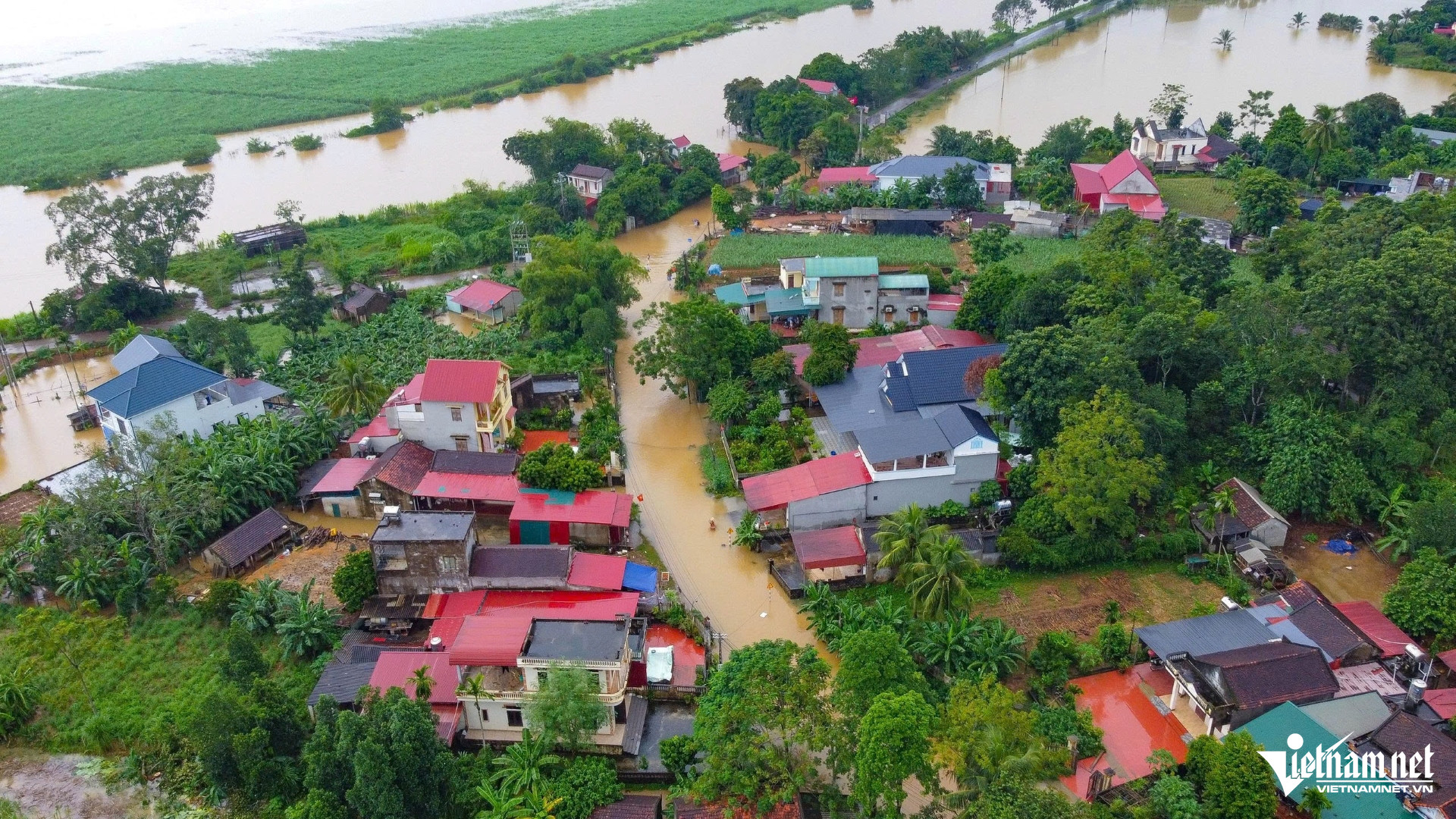 W-a1Phát lệnh Báo động III trên sông.jpg