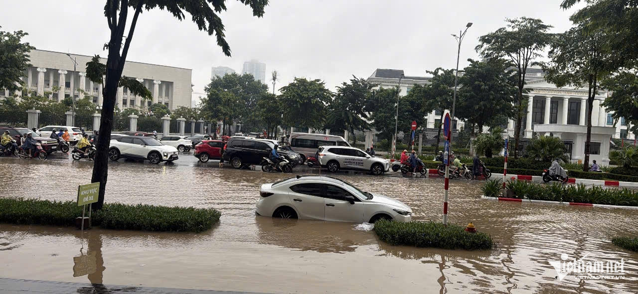 W-Ngap1709_MaiHuong_PhamTu1.jpg