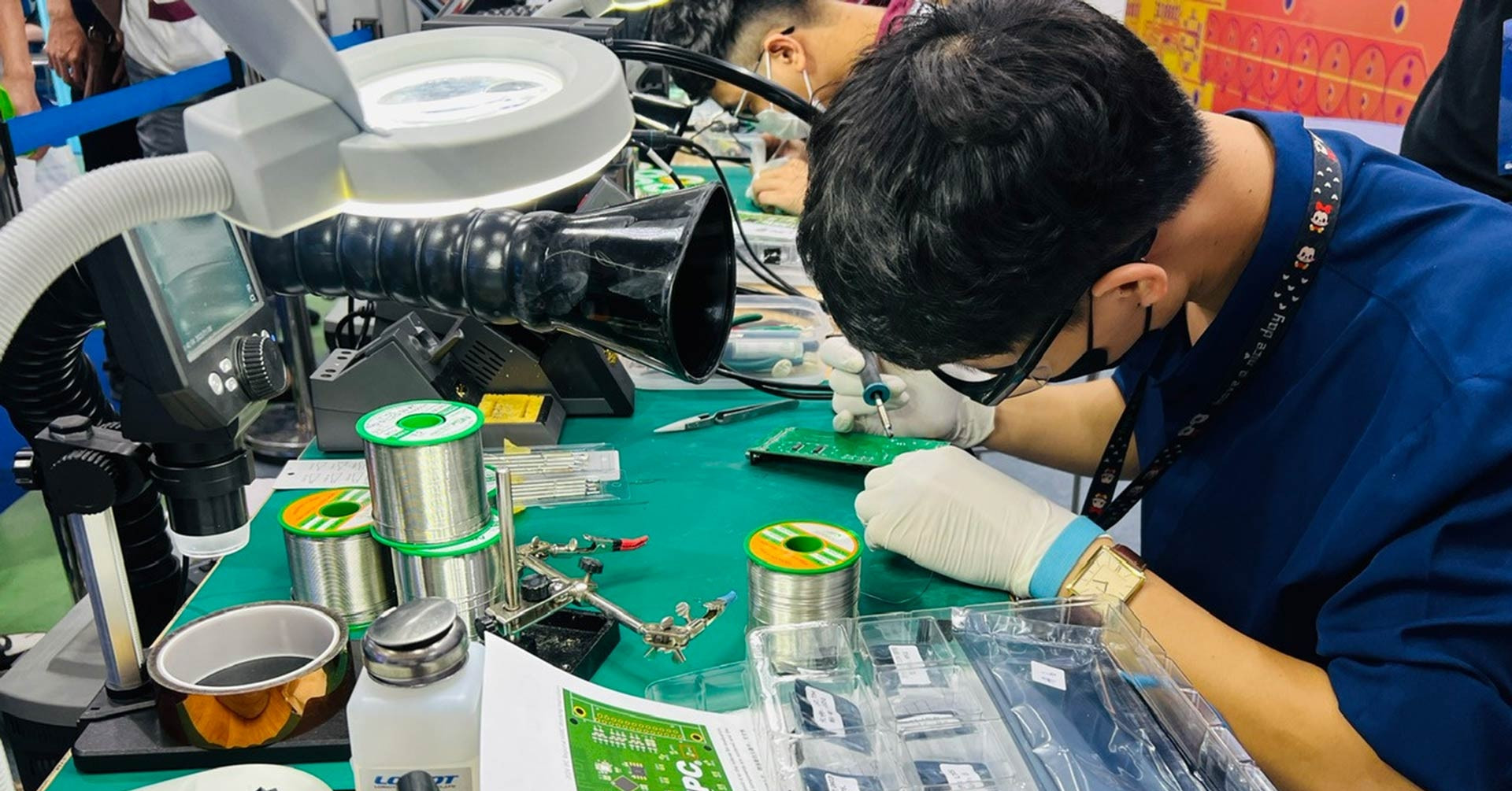 Xây dựng hệ tri thức doanh nghiệp