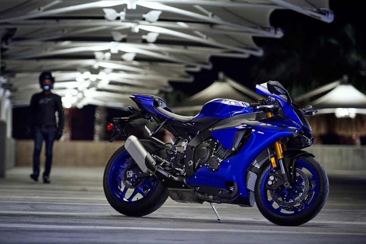 Yamaha YZF R1.jpg