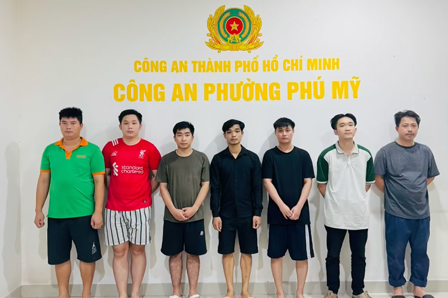 Bắt 7 người hỗn chiến khi xem bóng đá ở quán nhậu