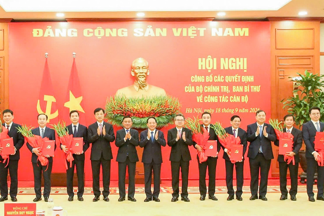 Công bố 12 quyết định của Bộ Chính trị, Ban Bí thư về công tác cán bộ