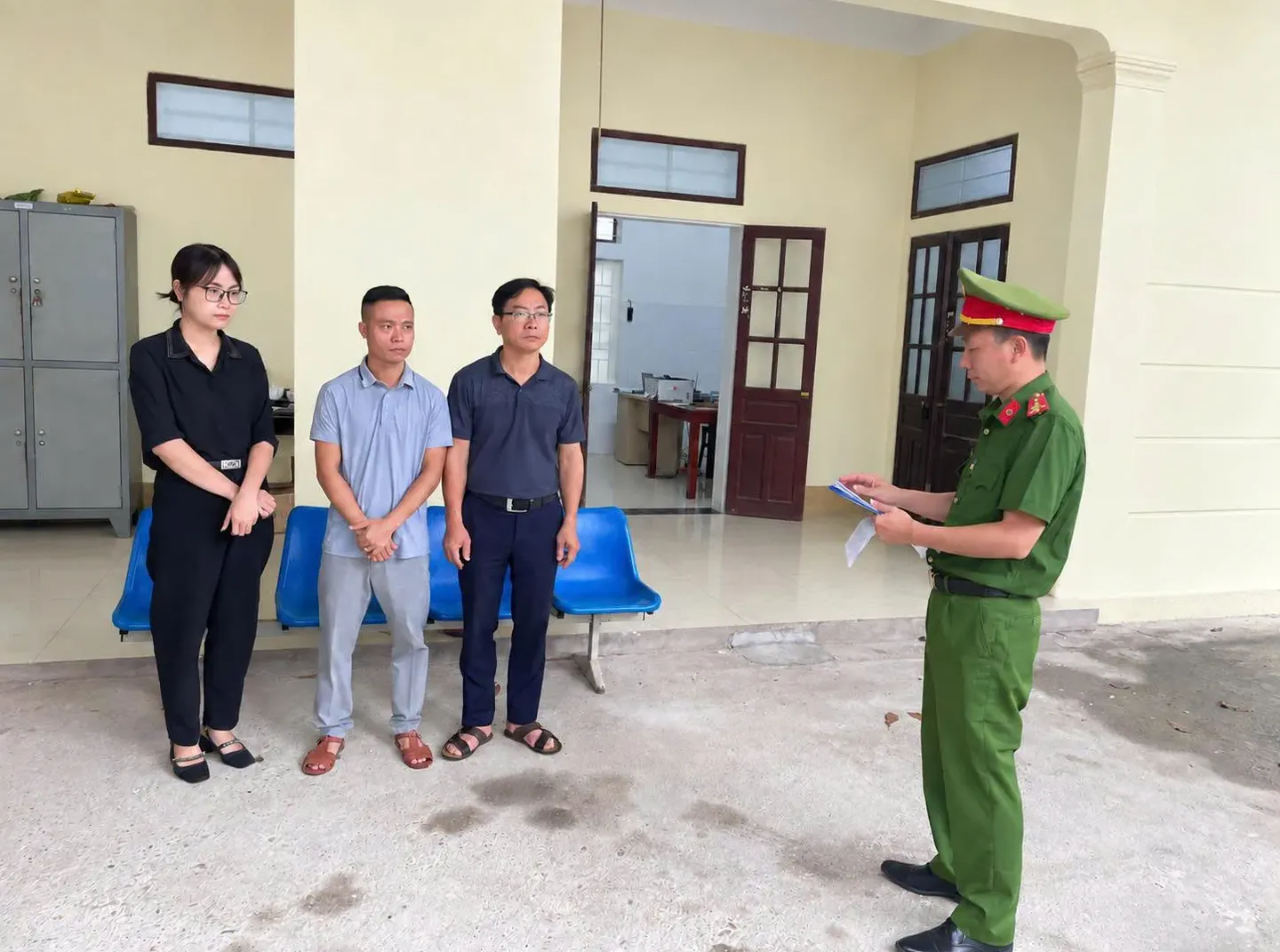CQCSĐTCAT đọc QĐ khởi tố vụ án hình sự _5764 UltraPic.png