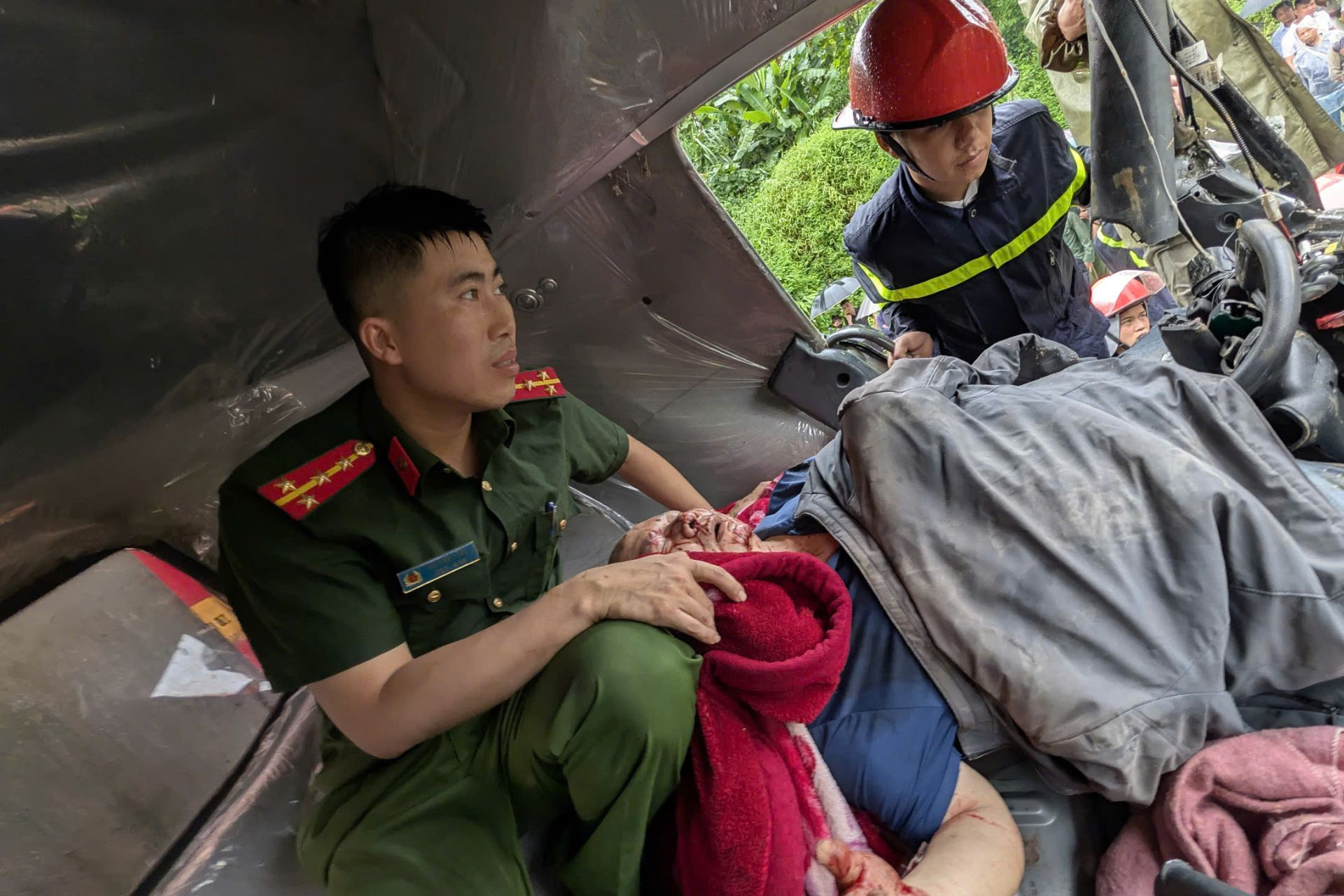 cuu tai xe1.jpg