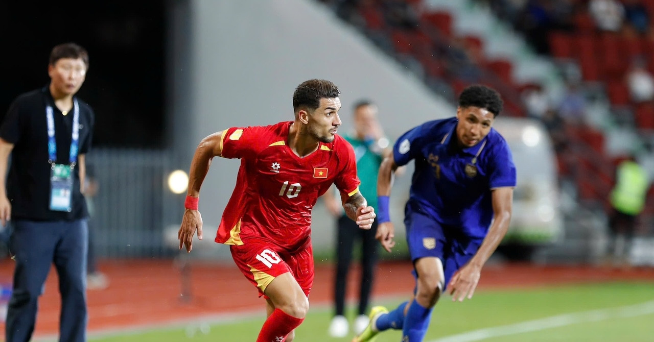 Danh sách tuyển Việt Nam dự FIFA ASEAN Cup: Thêm 2 cầu thủ Việt kiều