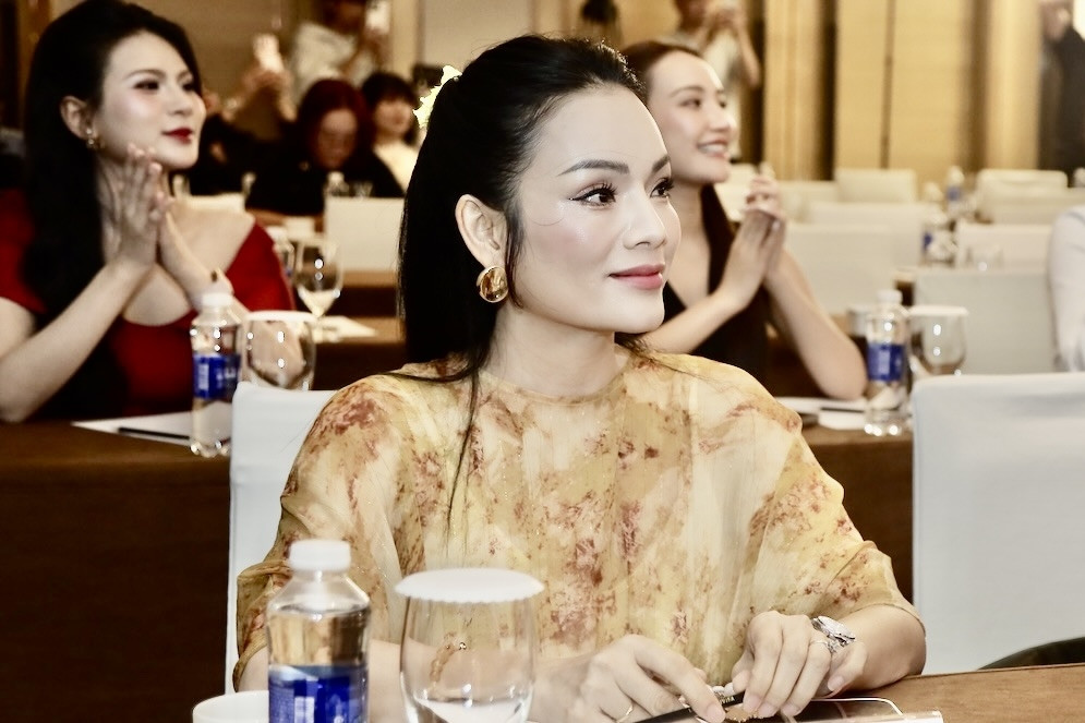 Niềm hạnh phúc của nữ ca sĩ từng thi Sao Mai 2005 giờ trở thành PGS.TS
