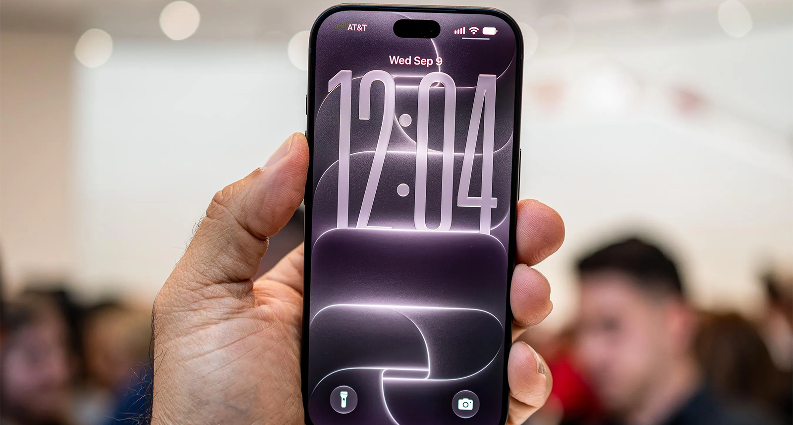 iPhone 18 Pro bị đối thủ vượt mặt trong bài kiểm tra pin quan trọng