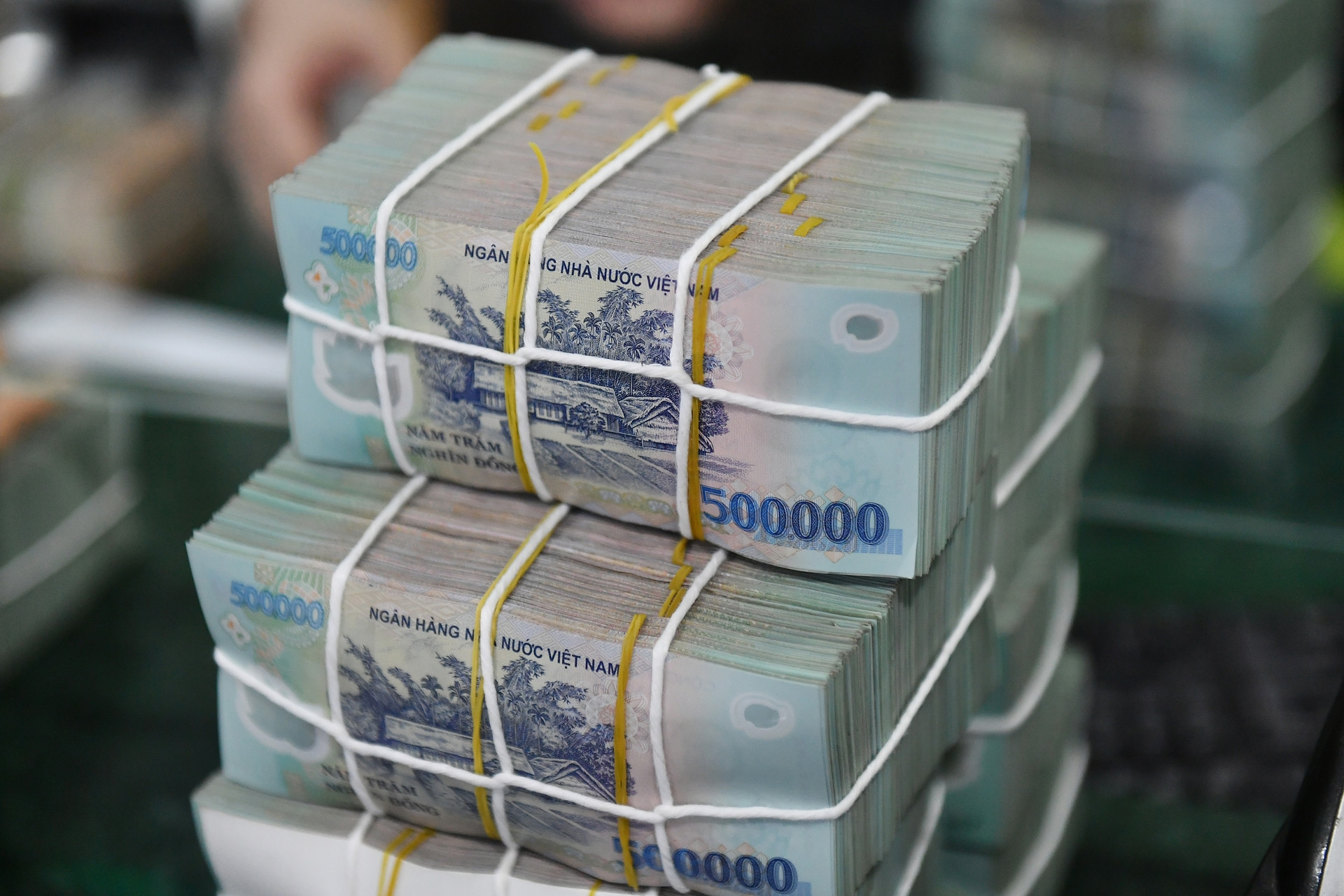 Lãi suất ngân hàng hôm nay 18/9/2026: Fintech đua hút tiền, trả tới 12,5%/năm