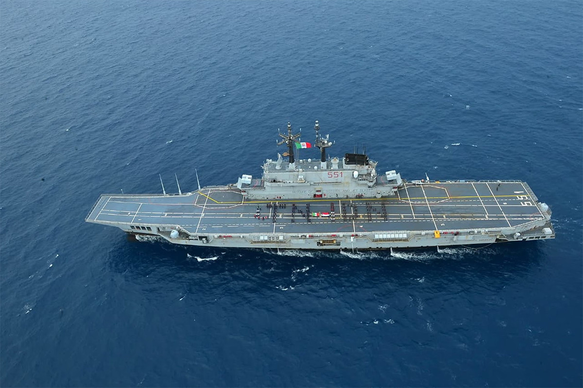 tau san bay Indonesia EPA 1.jpg