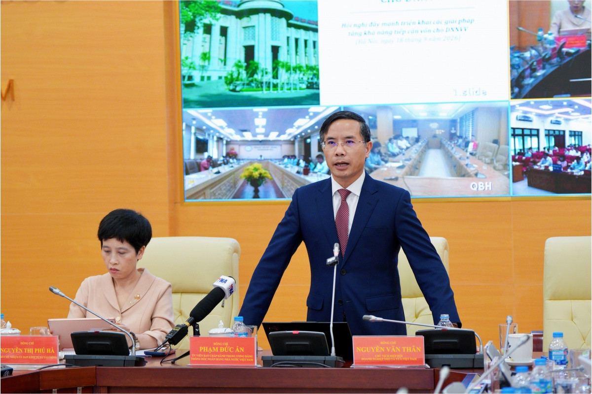Thống đốc Phạm Đức ÂSn.jpg