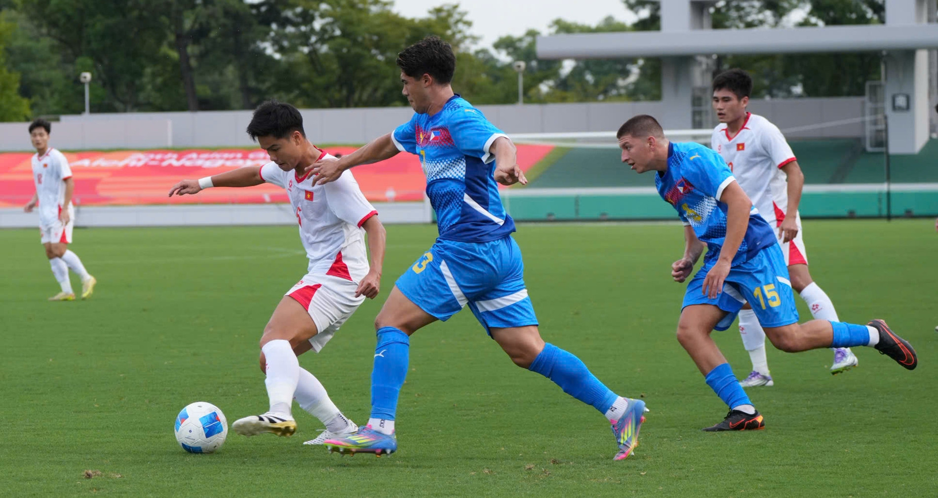 Trực tiếp bóng đá U23 Việt Nam 1-0 U23 Philippines: Thanh Nhàn mở tỷ số