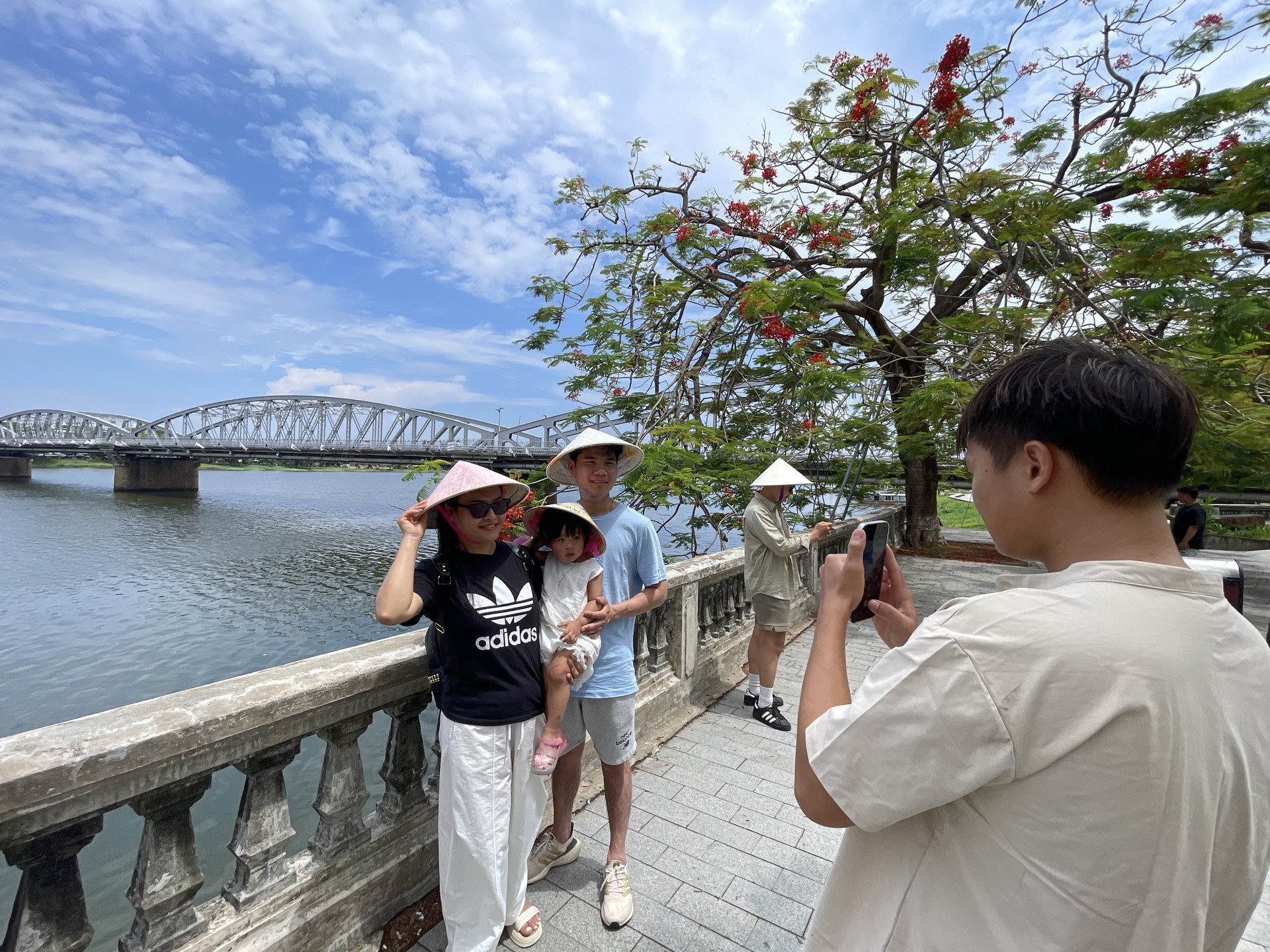 truongtien2.jpg
