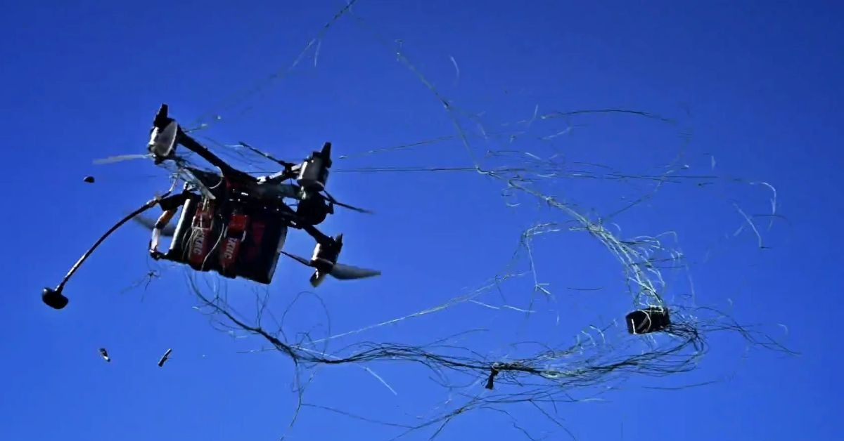Vũ khí "màng nhện" tóm gọn drone trong tích tắc, định nghĩa lại phòng thủ không chiến