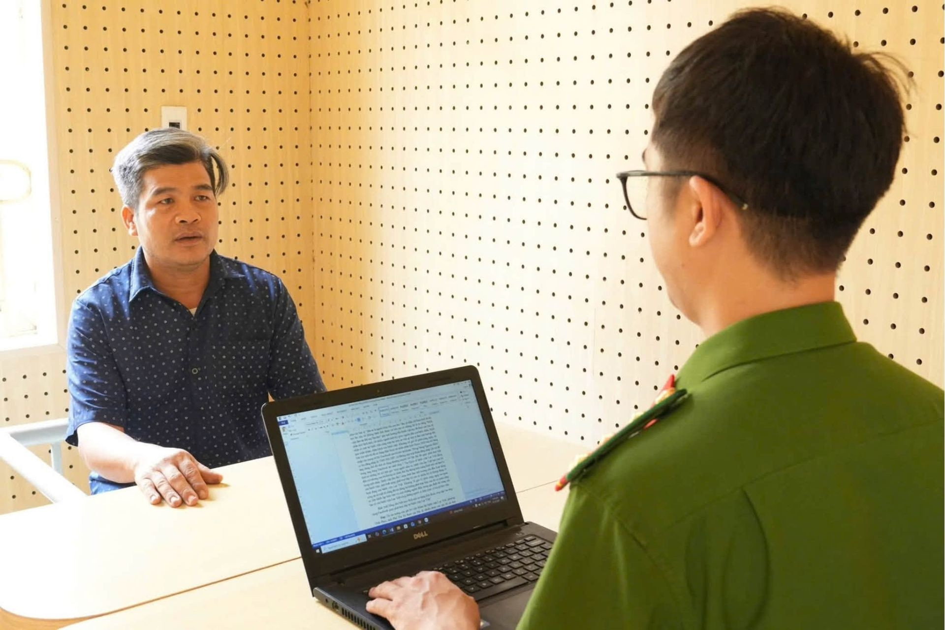 Vụ người thân kéo đến bệnh viện: Bắt khẩn cấp bố của cô gái mang thai giả