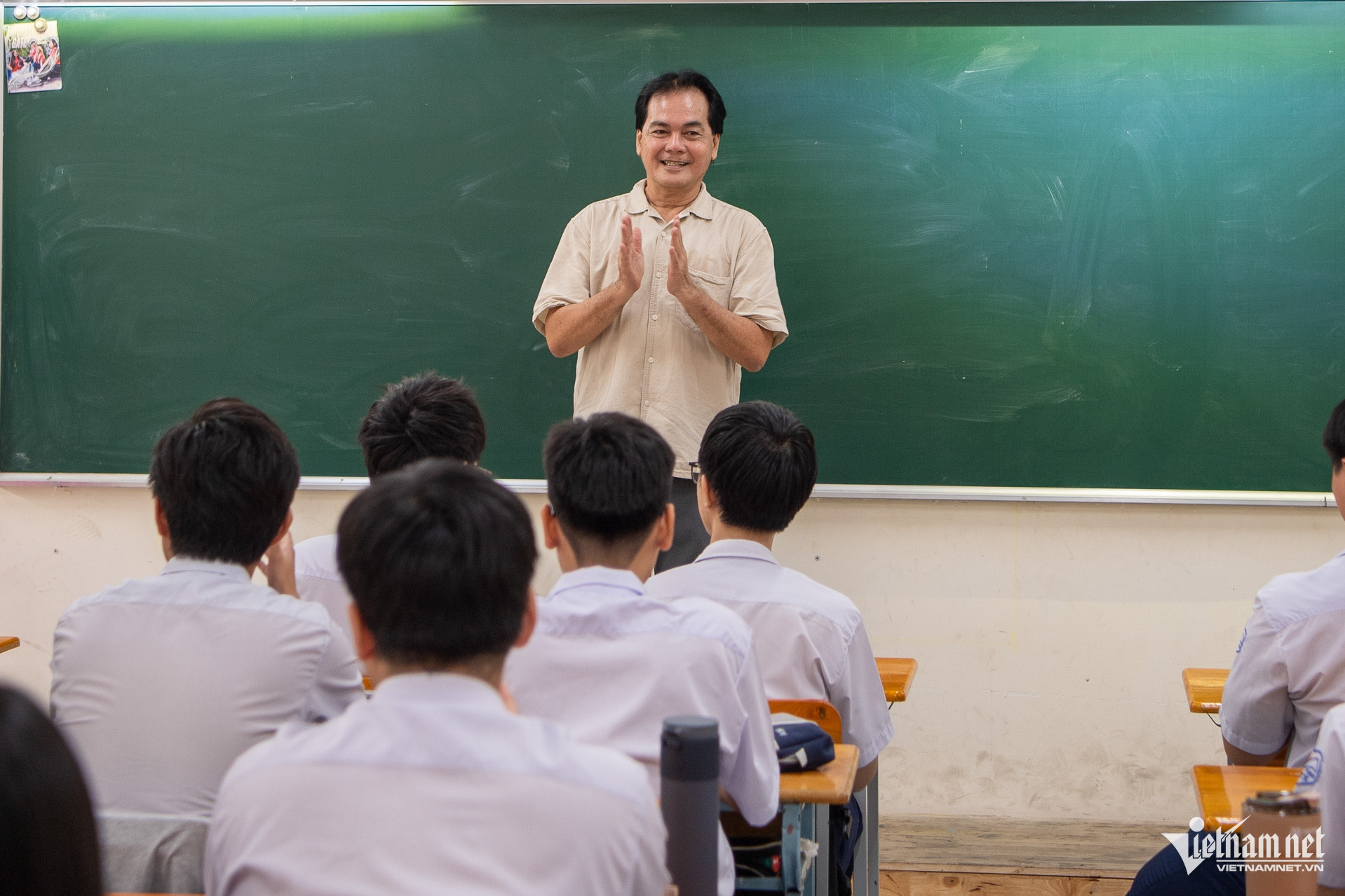 W-THPT Bùi Thị Xuân học đờn ca tời tử Tuấn Hùng 4.jpg