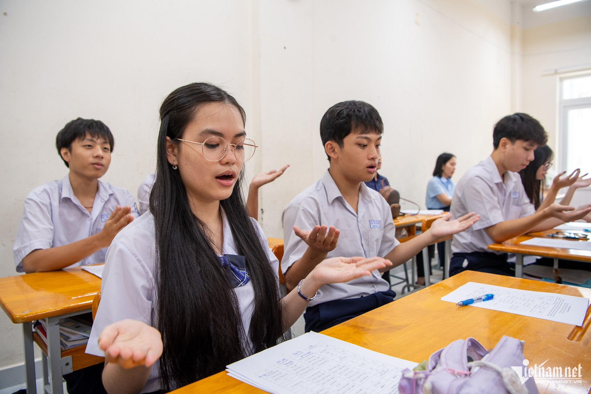 W-THPT Bùi Thị Xuân học đờn ca tời tử    Tuấn Hùng 52.jpg
