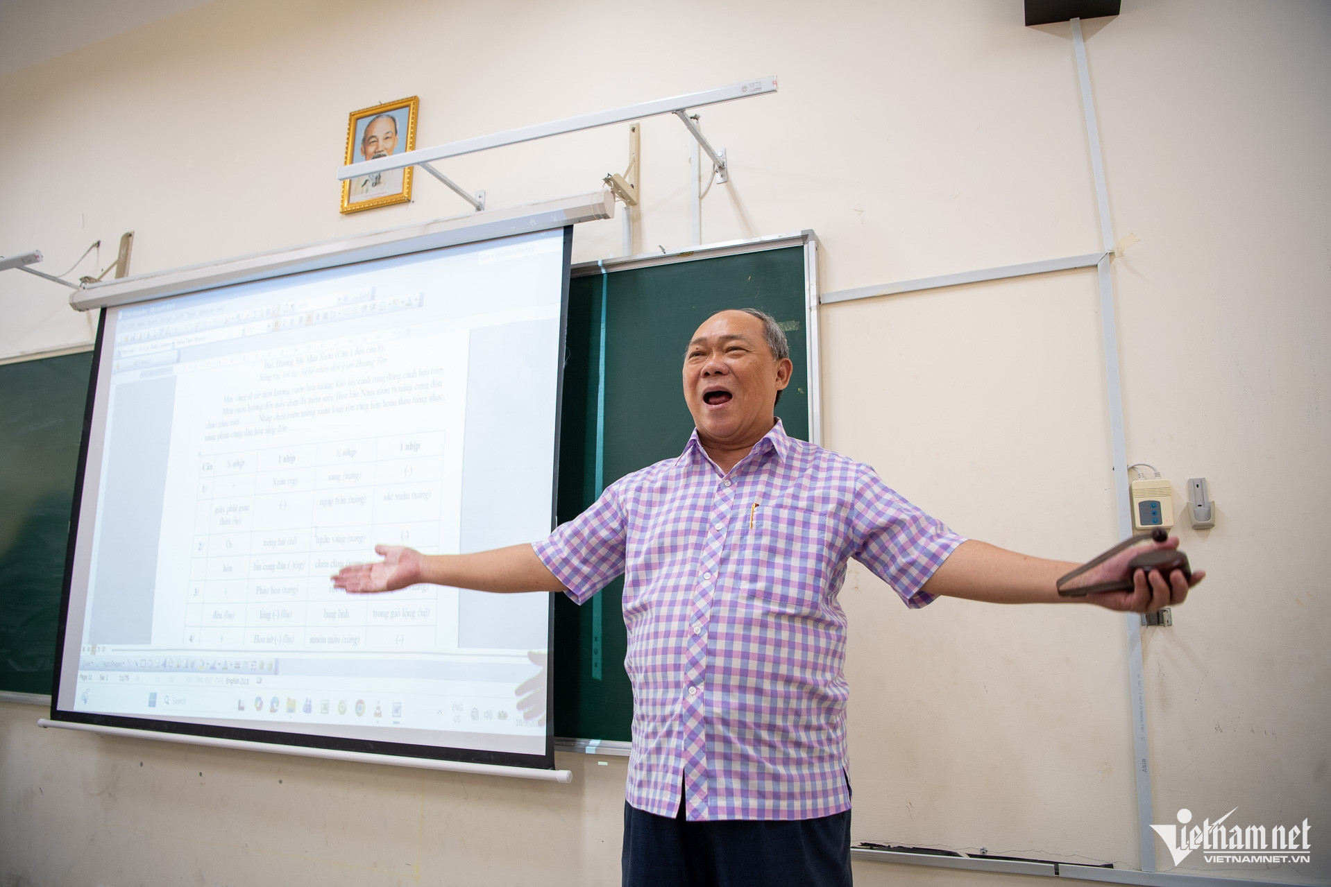 W-THPT Bùi Thị Xuân học đờn ca tời tử Tuấn Hùng 56.jpg