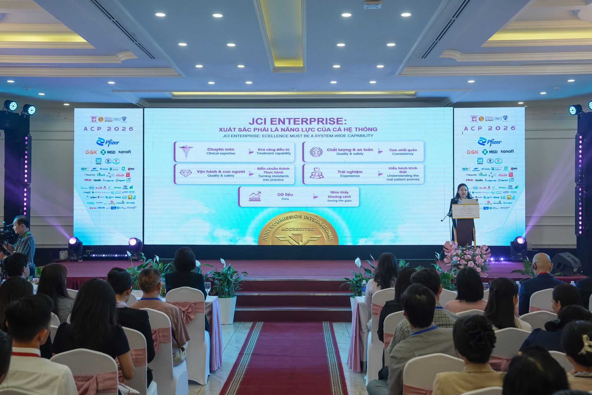 2 Chủ đề hội nghị xoay quanh sự xuất sắc như một năng lực của cả hệ thống y tế.jpg