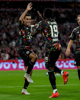 https://static-images.vnncdn.net/vps_images_publish/000001/000003/2026/9/19/bayern-munich-5-176.jpeg