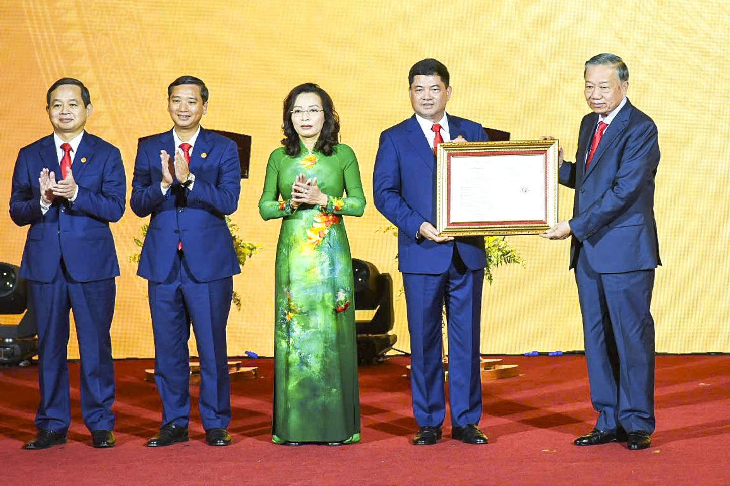 Công bố Nghị quyết thành lập thành phố Bắc Ninh