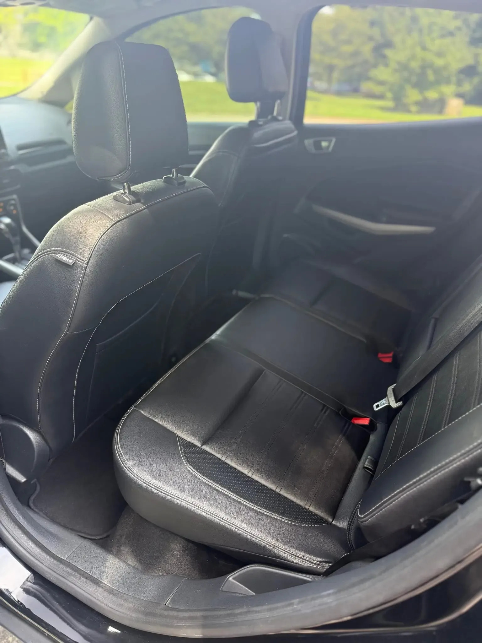 https://static-images.vnncdn.net/vps_images_publish/000001/000003/2026/9/19/ford-ecosport-6-banh-4-1017.webp
