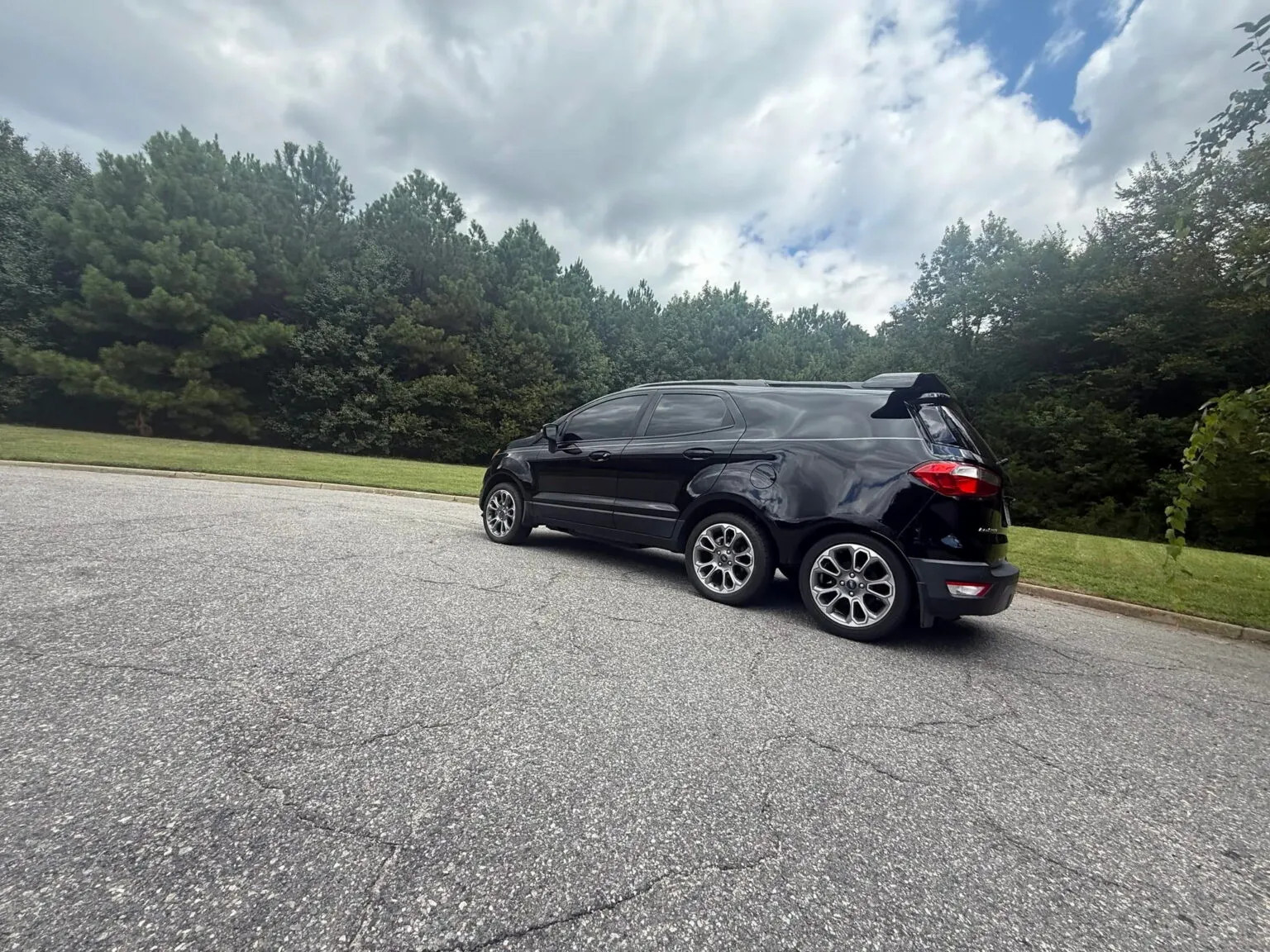 Ford Ecosport 6 banh 7.webp