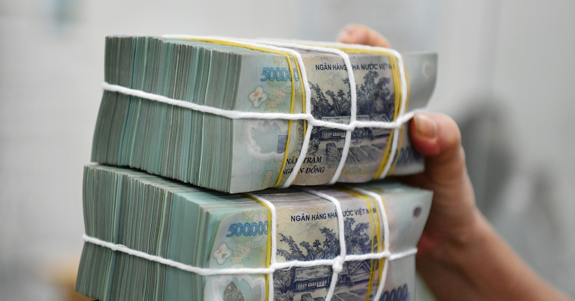 Trưởng phòng lương gần 30 triệu/tháng bị chấm dứt hợp đồng, đòi hơn 685 triệu