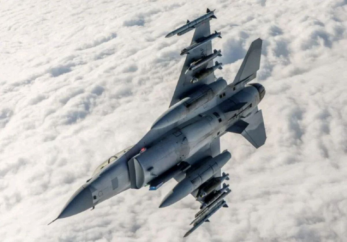 Tiêm kích F 16G Mỹ 2.jpg
