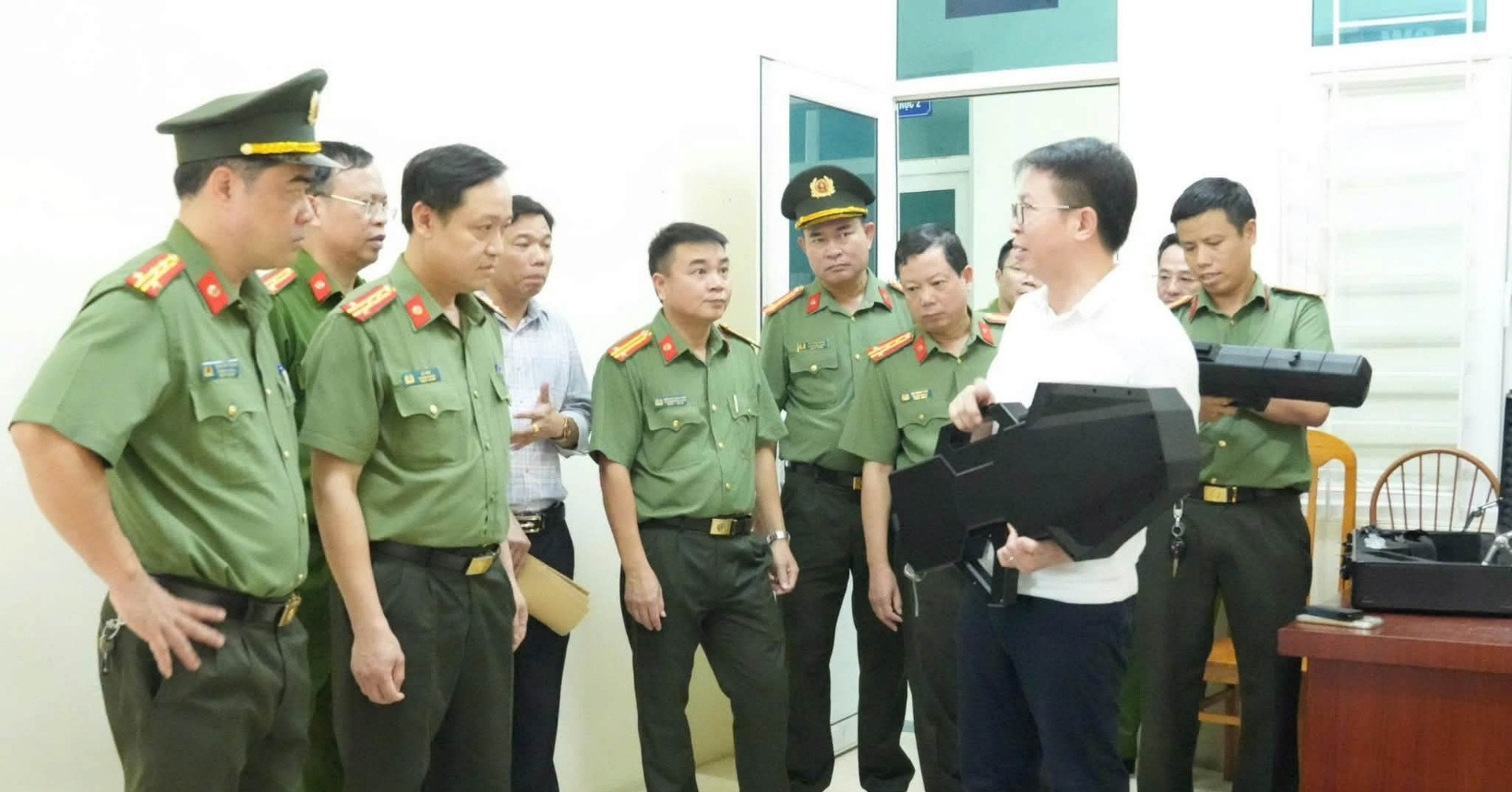 Yêu cầu của Thiếu tướng Nguyễn Minh Tuấn ở nơi phát hiện 11 lượt UAV gần Nội Bài