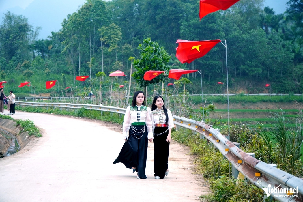 a2Rực rỡ cờ hoa mừng Quốc khánh.jpg