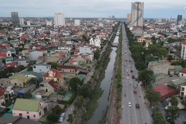 Cận cảnh kênh Bắc đen kịt, hôi thối được đề xuất 'khai tử' để mở đường 10 làn xe