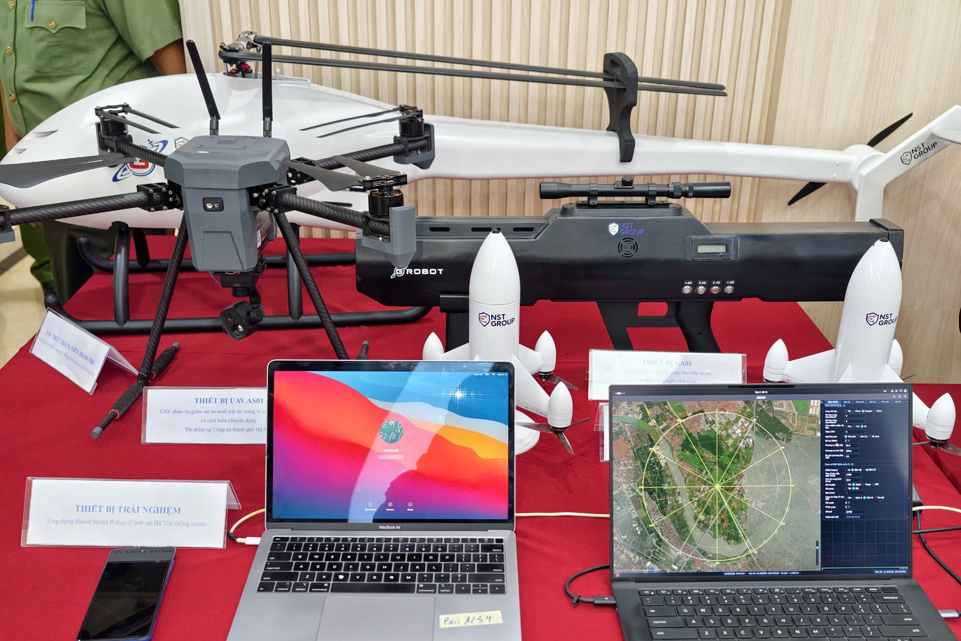 Công an Hà Nội ra mắt ứng dụng thông minh, UAV giám sát