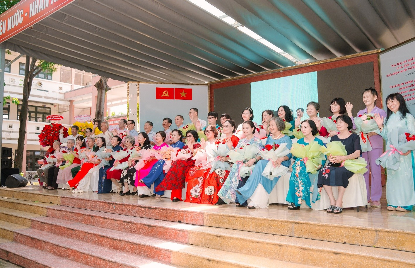 https://static-images.vnncdn.net/vps_images_publish/000001/000003/2026/9/2/hoi-khoa-4-1151.jpg