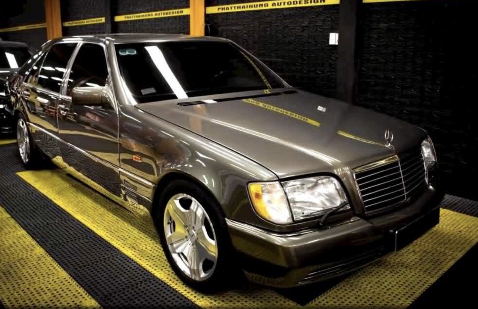 Mercedes-Benz S600 W140 V12 đời 1995 vẫn nguyên bản, hàng hiếm tại Việt Nam