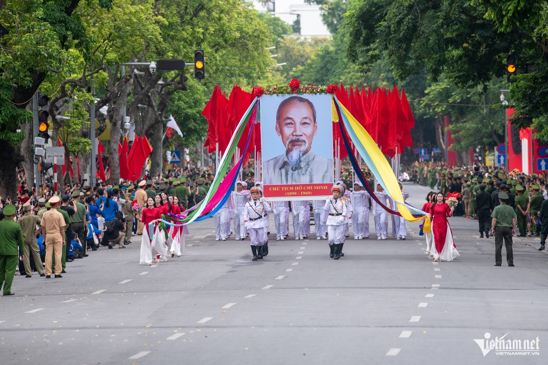 w ha noi the bang 830.jpg