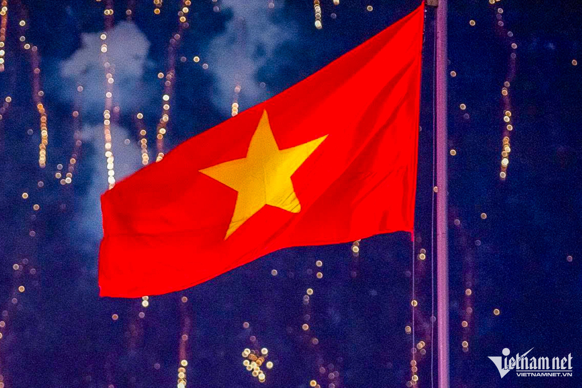 https://static-images.vnncdn.net/vps_images_publish/000001/000003/2026/9/2/w-phao-hoa-tphcm-nguyen-hue-17-2159.jpg
