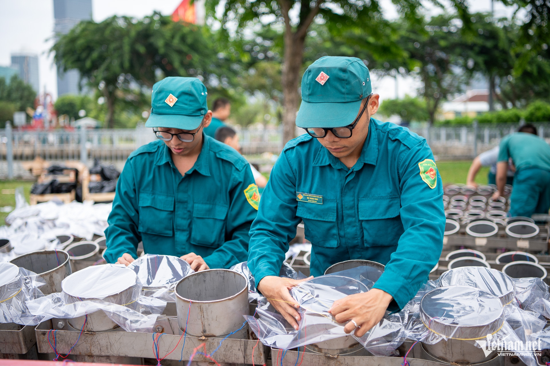W-Trận địa pháo hoa 2 9 TPHCM  Tuấn Hùng 12.jpg