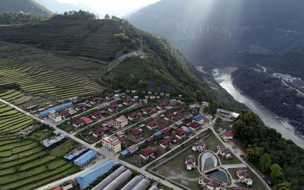 YarlungZangboRivier Xinhuanet.jpg