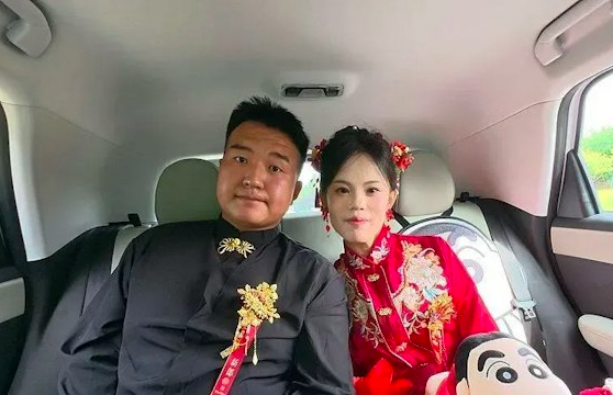 Đám cưới '3 không' chỉ tốn 58 triệu đồng, tiền tiết kiệm dành mua điện thoại