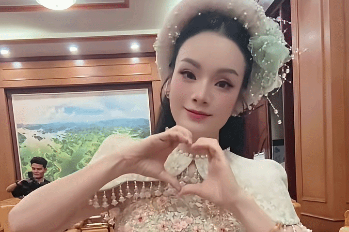 PGS.TS Tân Nhàn làm duyên, ca sĩ Hoàng Thùy Linh trở lại xinh đẹp