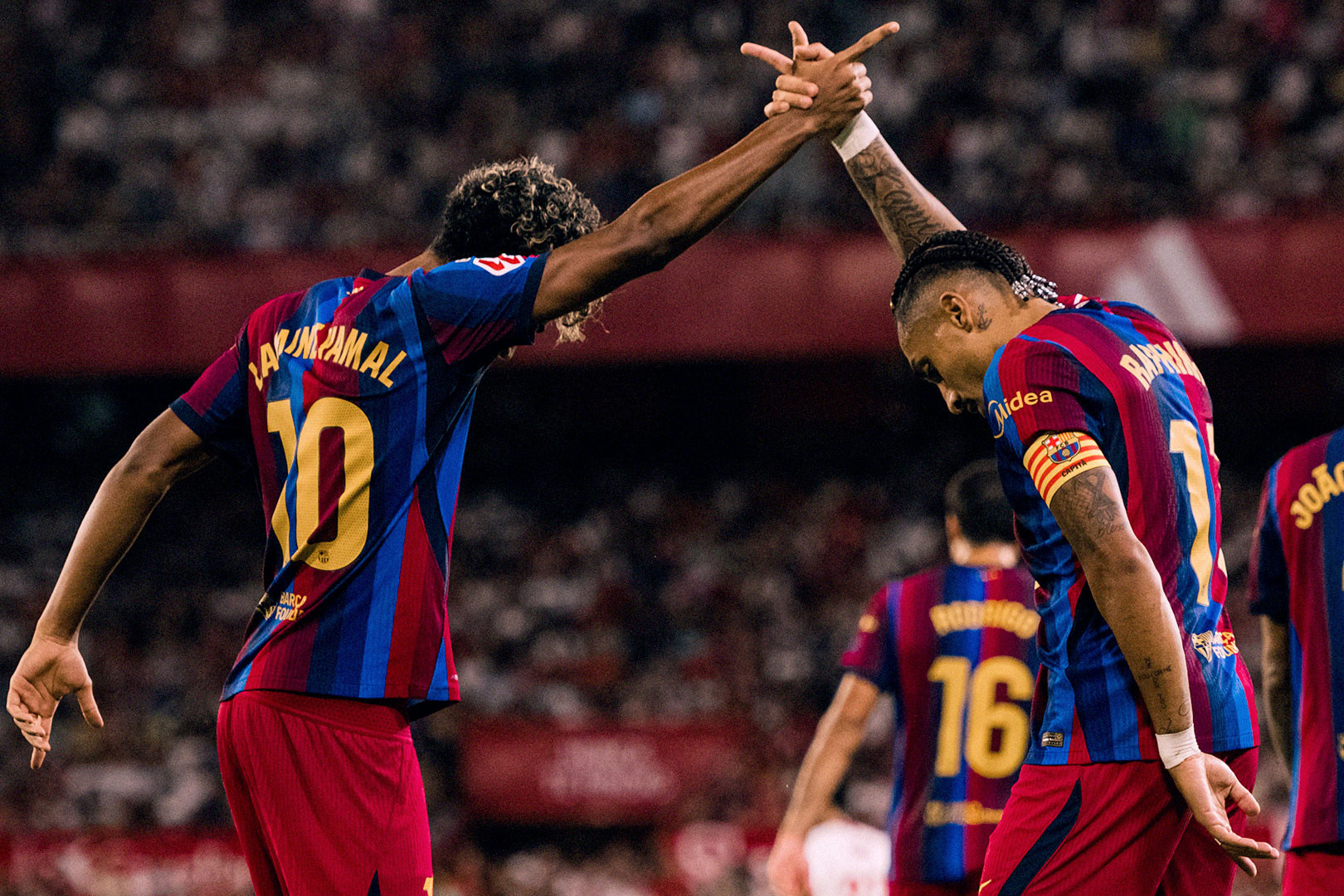 Yamal Raphinha Sevilla Barca.jpg