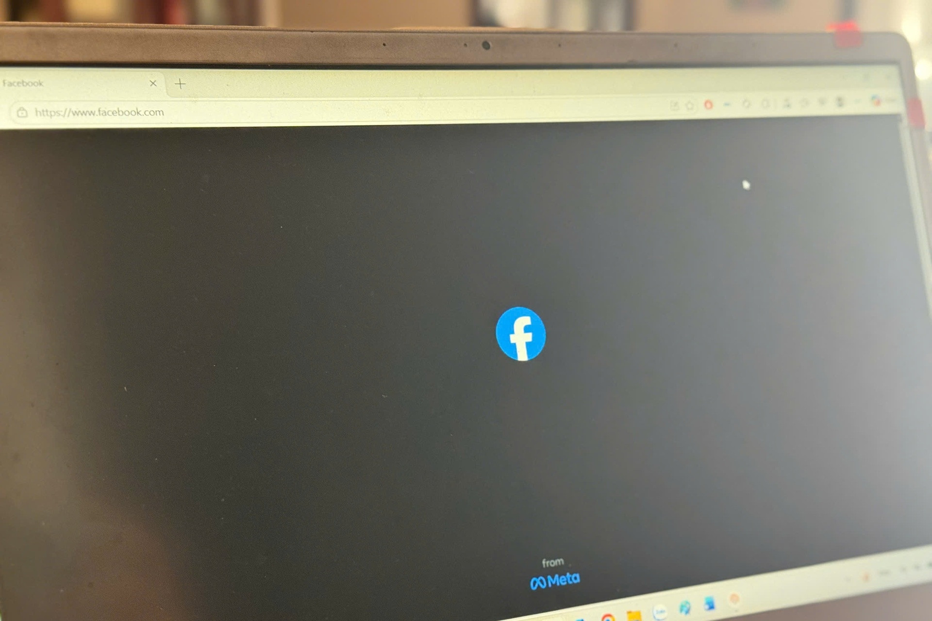 Facebook phiên bản web gặp sự cố, không thể truy cập