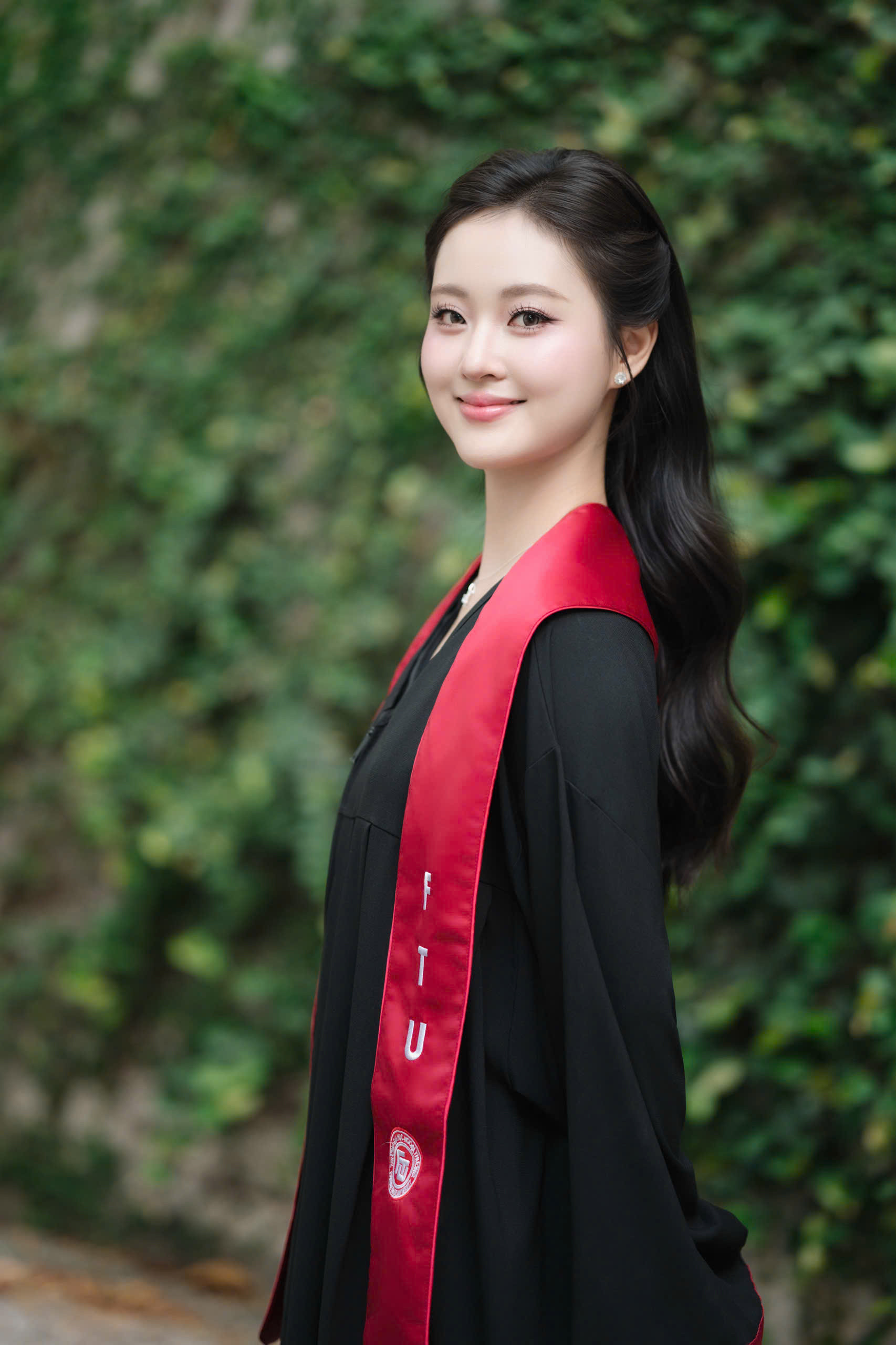 Hoàng Tú Anh 1.jpg